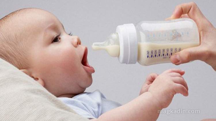bebeğe süt vermek