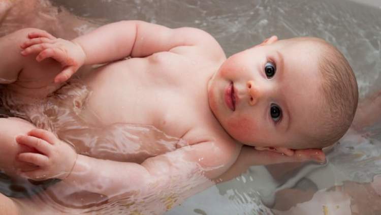 Rüyada Bebek Banyo Yaptırmak