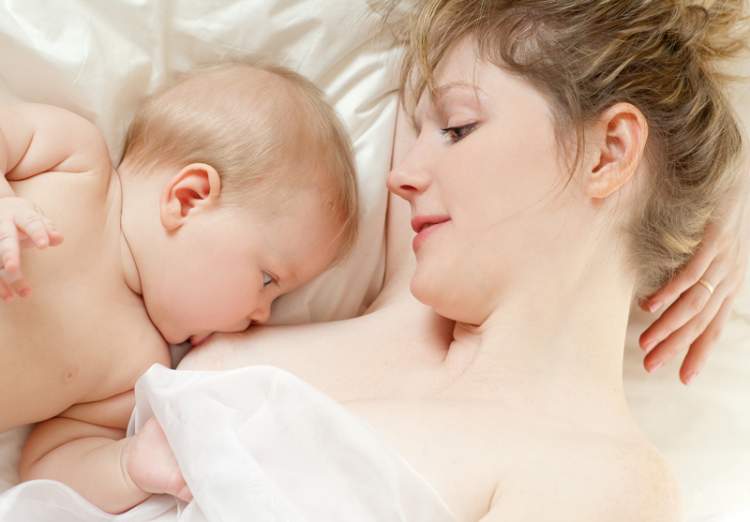 Rüyada Bebek Emzirirken Sütün Fışkırması