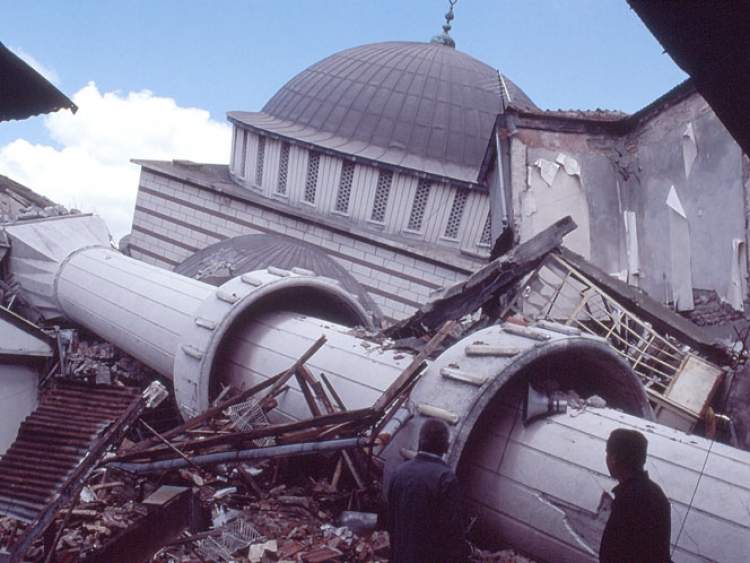 camide deprem görmek