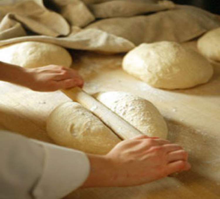 ekmek yaptığını görmek
