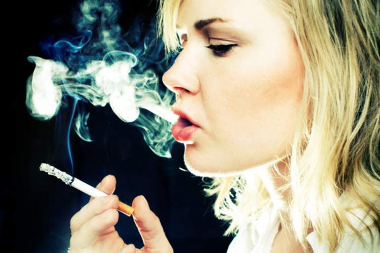 Rüyada Eşinin Sigara İçtiğini Görmek
