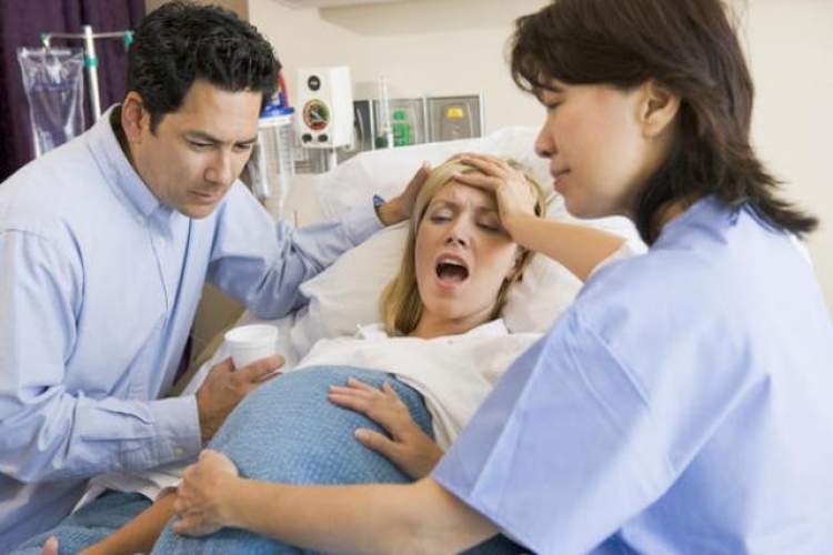 hamile birini doğurtmak