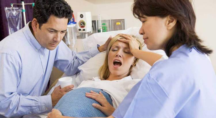 hamile kadın doğurduğunu görmek