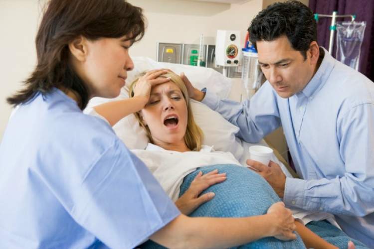 hamile kadının doğum sancısı çekmesi