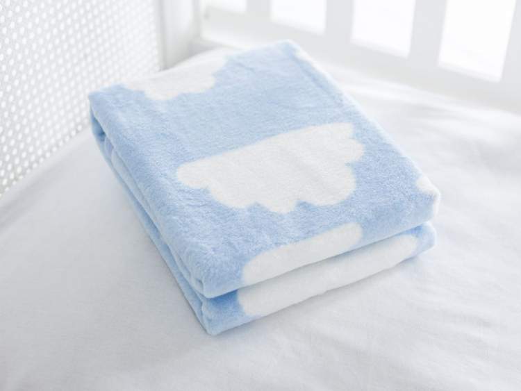 mavi bebek battaniye görmek