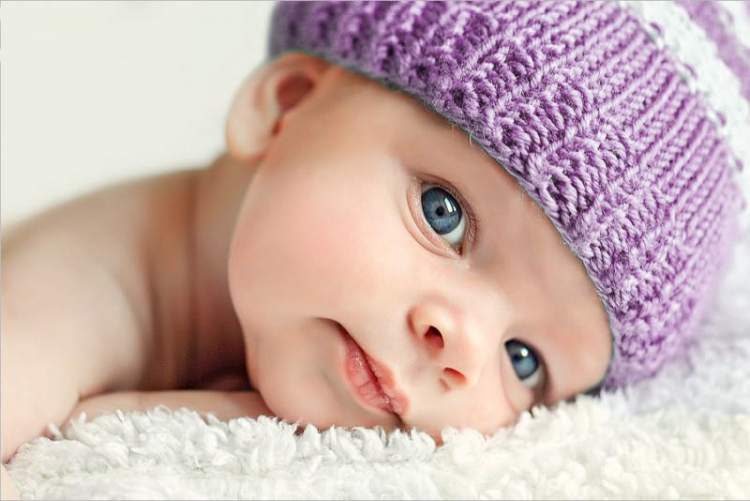Rüyada Sarı Saçlı Mavi Gözlü Erkek Bebek Görmek - ruyandagor.com