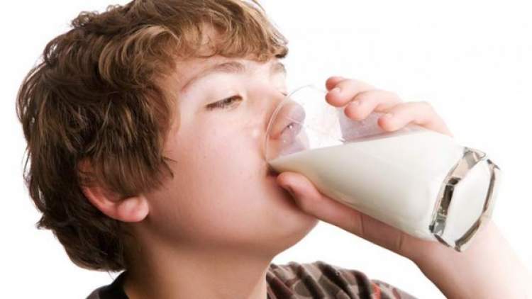 sütçüden süt aldığını görmek