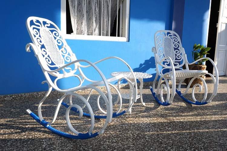 Rüyada Beyaz Plastik Sandalye Görmek - ruyandagor.com