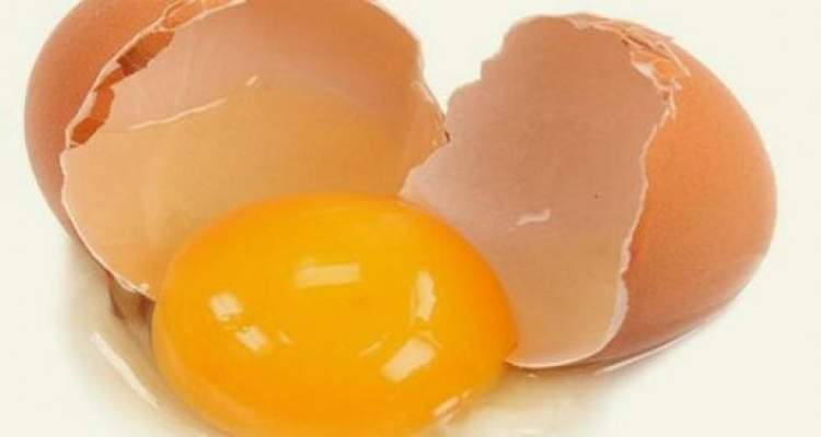 çiğ yumurta karıştırmak
