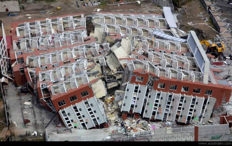 depremde yıkılan bina görmek