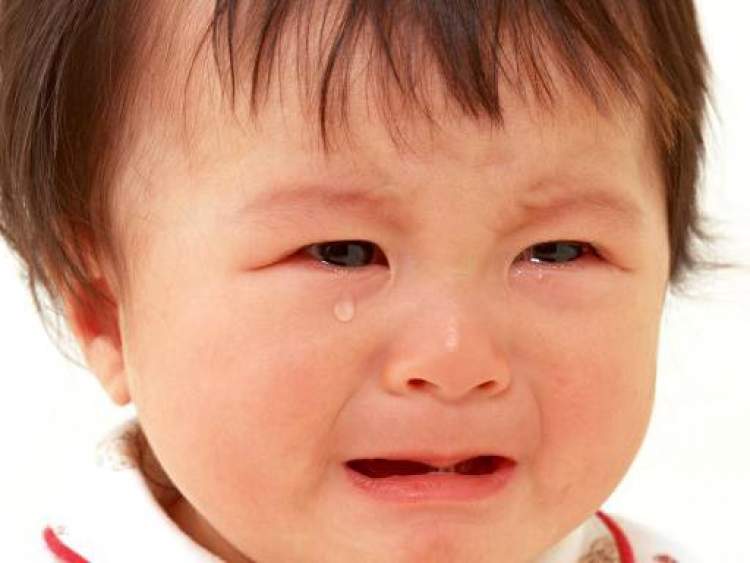 erkek bebek ağlaması görmek