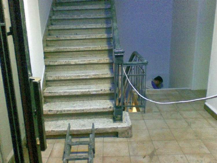 eski merdiven çıkmak