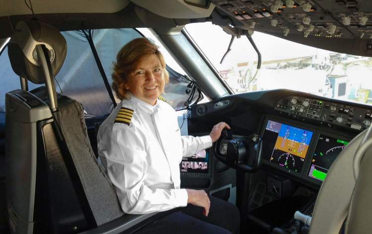 kadın pilot görmek