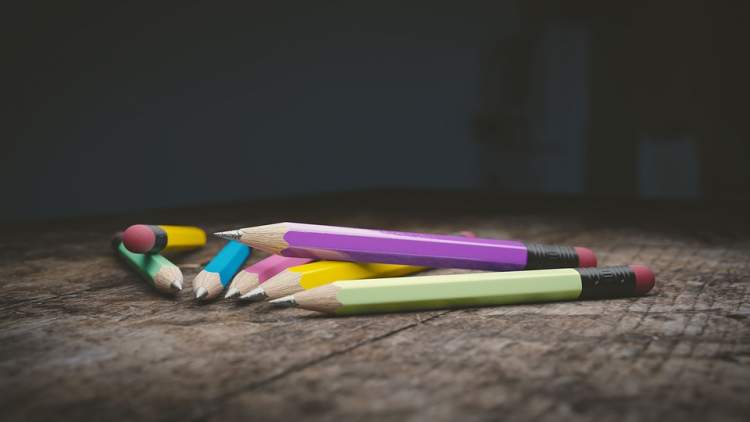renk renk kalem görmek