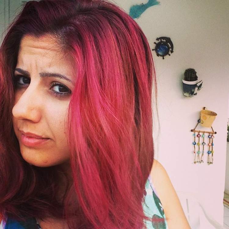 Rüyada Saç Boyatmak Kızıl Renge - ruyandagor.com