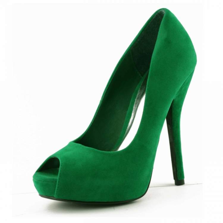 yeşil bayan ayakkabısı görmek