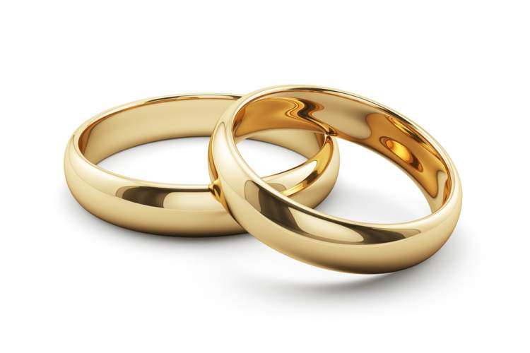 altın evlilik yüzüğü görmek