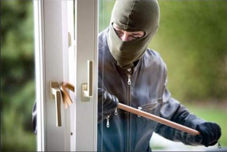 eve hırsızı yakalamak