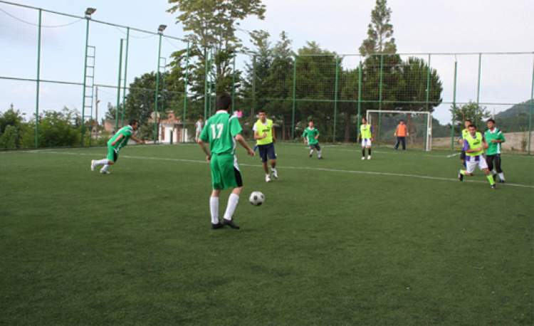 Rüyada Futbol Sahasında Top Oynamak - ruyandagor.com