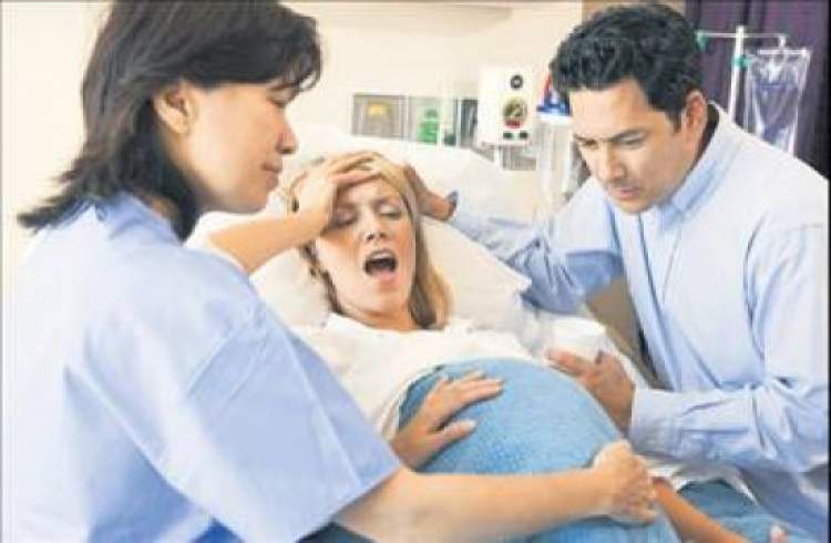 hamile kadın doğurmak