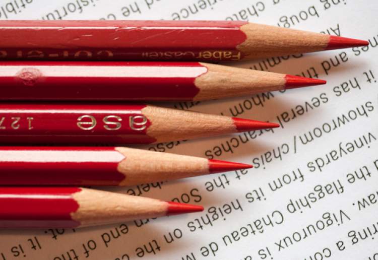 kırmızı kalemle yazı