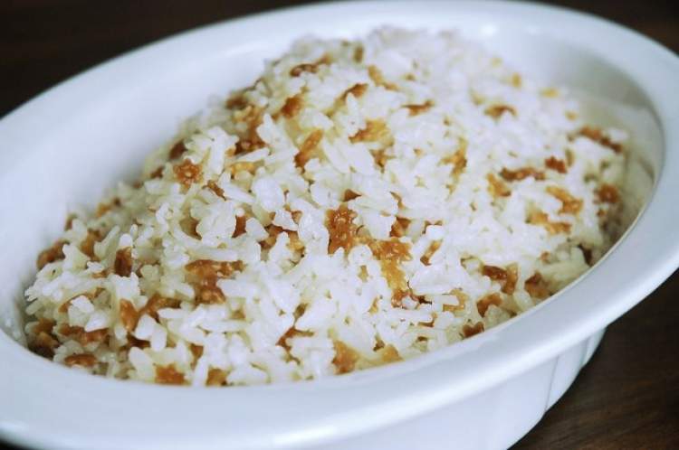 misafirlikte pirinç pilavı yemek