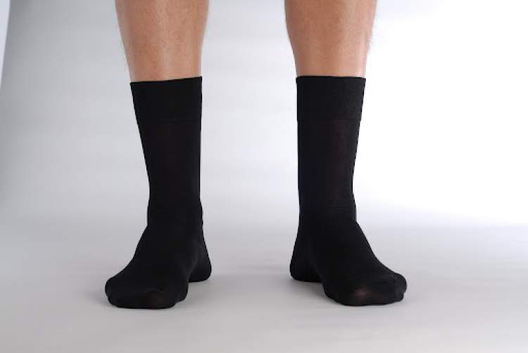 Rüyada Siyah Çorap Giymek
